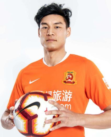 韩鹏飞资料,从平凡走向卓越的奋斗历程